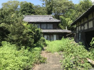 川島町畑中の解体工事を行いました。